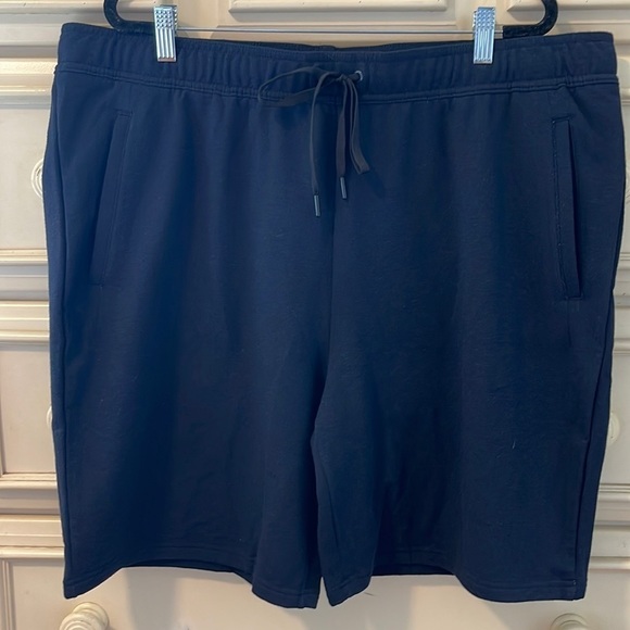 NWOT All In Motion Men’s Mid Rise Soft Gym Shorts. - Picture 1 of 3
